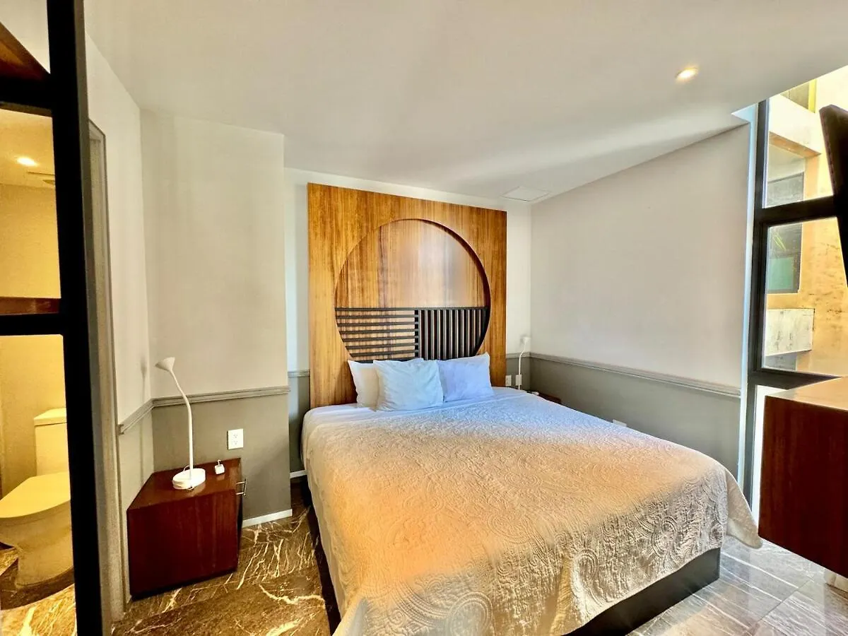 2 Bedroom Apartment Steps From The Sea! Playa del Carmen