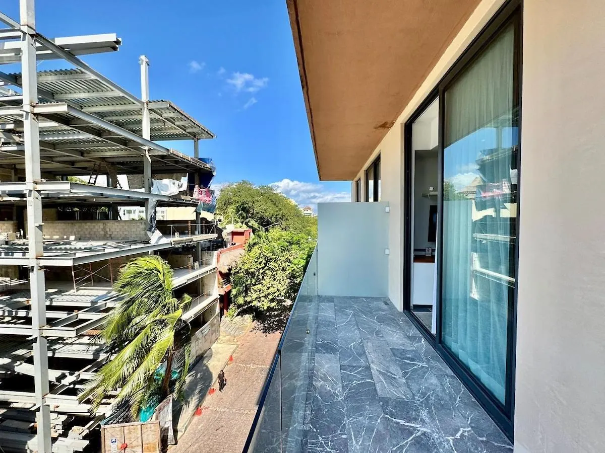 2 Bedroom Apartment Steps From The Sea! Playa del Carmen